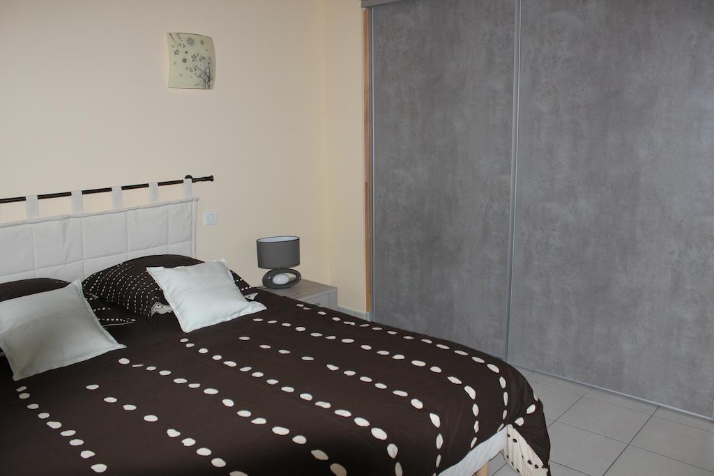CamplongLe Pailler De La Planqueアパートメント 部屋 写真